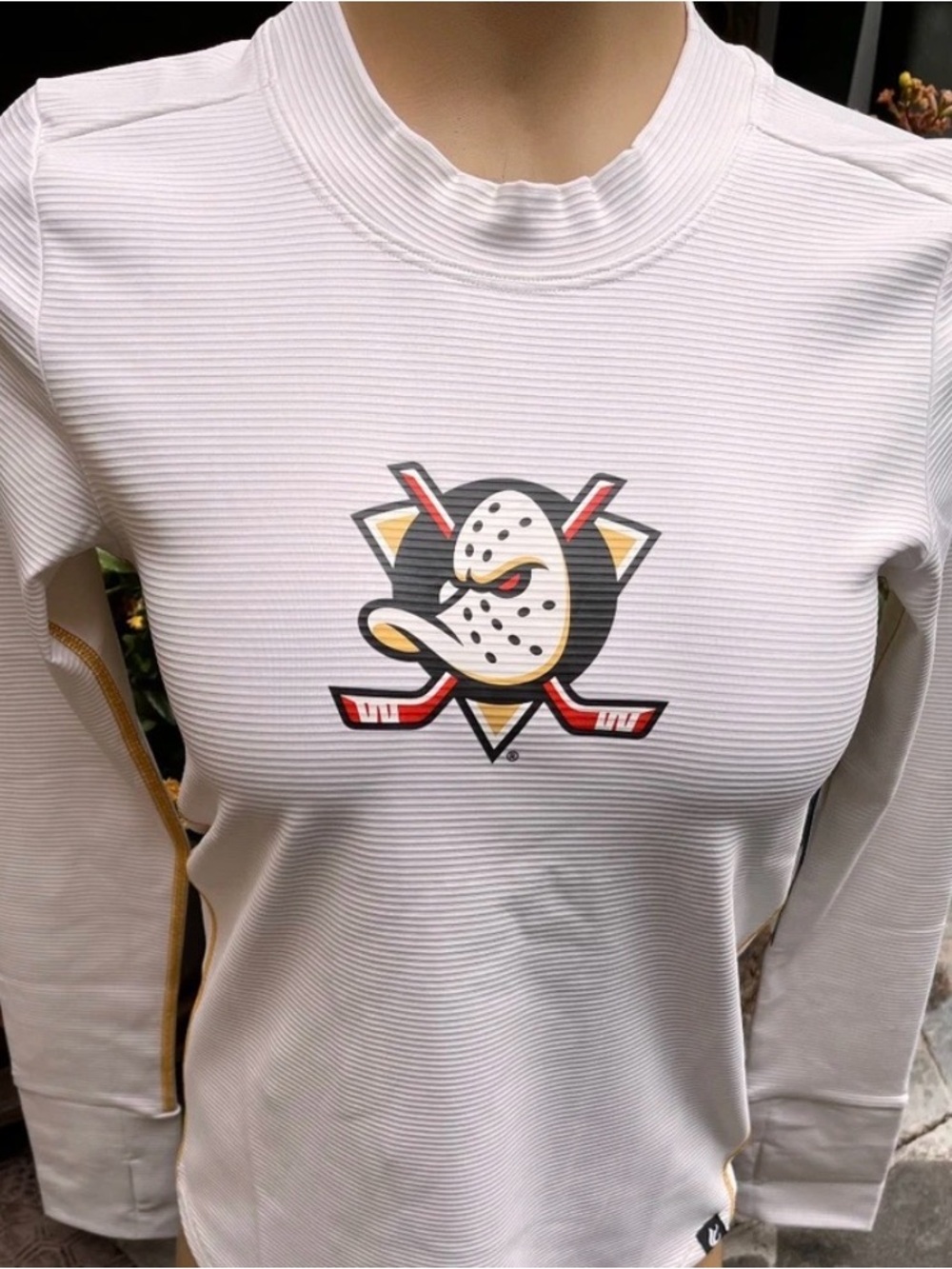 Certo Brand NHL Anaheim Ducks Long Sleeve Ivory Stretch Shirt Women XL made USA